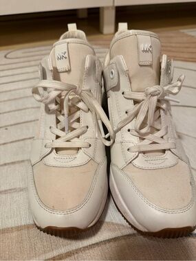 Michael Kors Cream/Ivory Lace-Up Sneakers